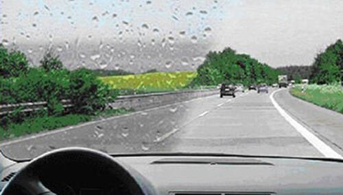 Quel traitement anti-pluie pare-brise choisir pour mieux voir en voiture ?